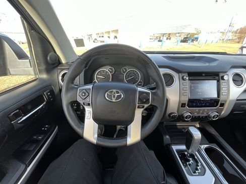Used 2017 Toyota Tundra Platinum image 12