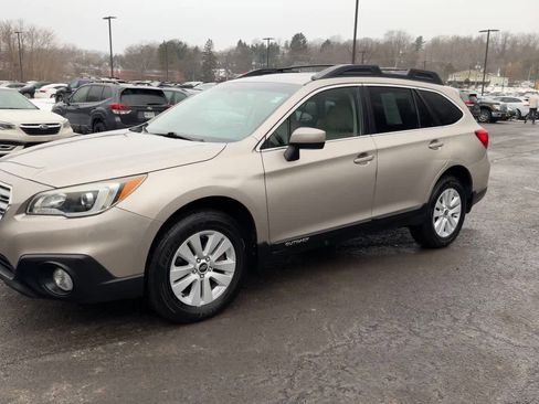 Used 2015 Subaru Outback 2.5i Premium image 4