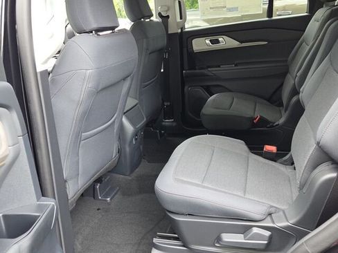 New 2026 Ford Explorer Active RWD image 9