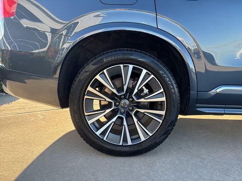 Certified 2022 Volvo XC90 T8 Inscription Expression w/ Climate Package image 13