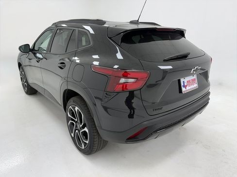 Used 2025 Chevrolet Trax RS w/ Driver Confidence Package image 6