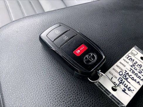 Used 2026 Toyota Tacoma TRD Off-Road image 13