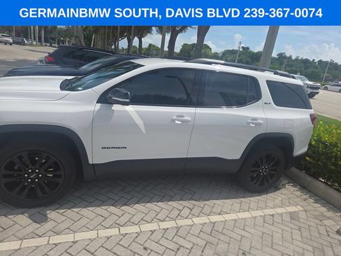 Used 2023 GMC Acadia SLT w/ Elevation Edition FWD image 7