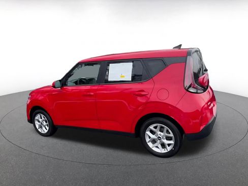 Used 2025 Kia Soul LX w/ LX Technology Package image 9