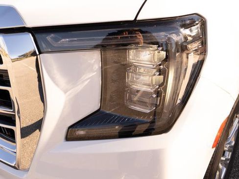 Used 2023 GMC Yukon XL SLT image 35
