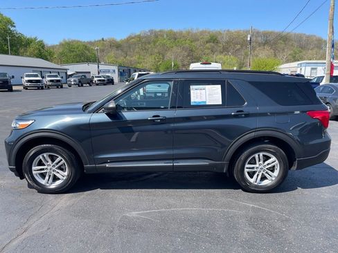 Used 2023 Ford Explorer XLT w/ Equipment Group 202A AWD/4WD image 9