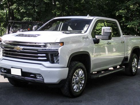 Used 2022 Chevrolet Silverado 3500 High Country w/ Technology Package AWD/4WD image 12