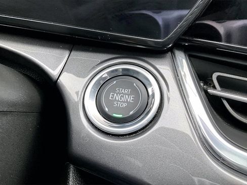 Used 2025 Chevrolet Trax ACTIV w/ Sunroof Package image 29