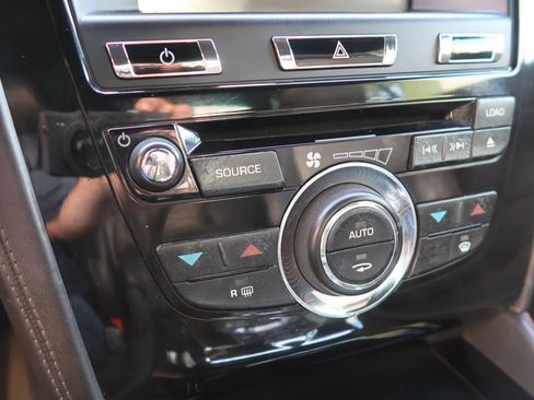 Used 2014 Jaguar XKR R image 28