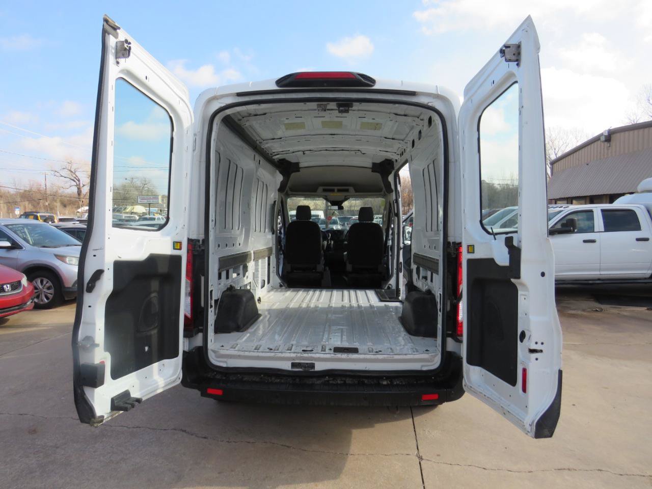 Used 2019 Ford Transit 250 148 Medium Roof RWD image 25