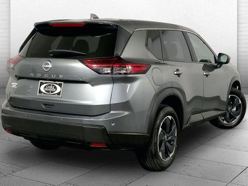 Used 2025 Nissan Rogue SV FWD image 13