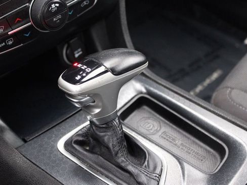 Used 2015 Dodge Charger SXT image 37