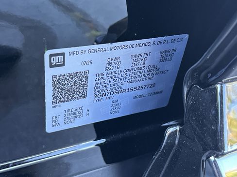 New 2025 Chevrolet Equinox EV RS image 28