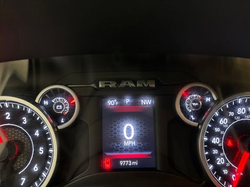 Used 2025 RAM 1500 Big Horn AWD/4WD image 17