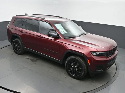 Used 2024 Jeep Grand Cherokee L Laredo image 44