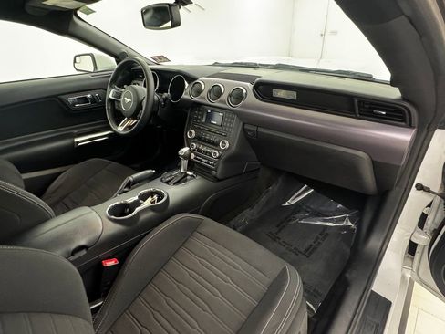 Used 2017 Ford Mustang Coupe image 16