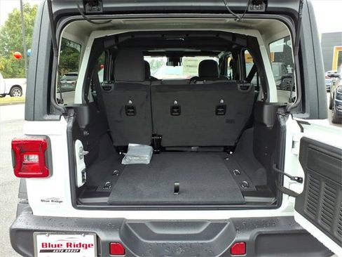 New 2025 Jeep Wrangler Unlimited Rubicon image 13