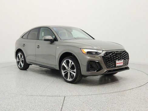 Used 2023 Audi Q5 2.0T Premium Plus w/ Premium Plus Package AWD/4WD image 3
