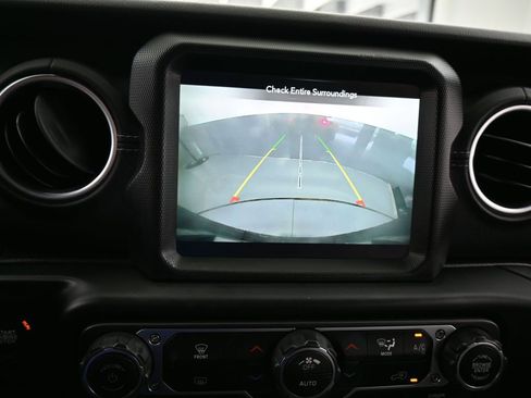 Used 2023 Jeep Wrangler Unlimited Sahara image 19