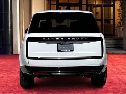 New 2025 Land Rover Range Rover Autobiography image 4