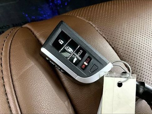 Used 2023 Acura MDX w/ Technology Package FWD image 11