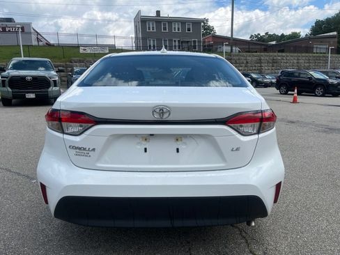 Used 2025 Toyota Corolla LE FWD image 5