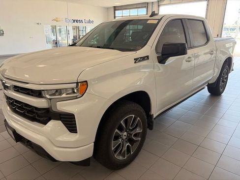 Used 2023 Chevrolet Silverado 1500 RST w/ Convenience Package II AWD/4WD image 5