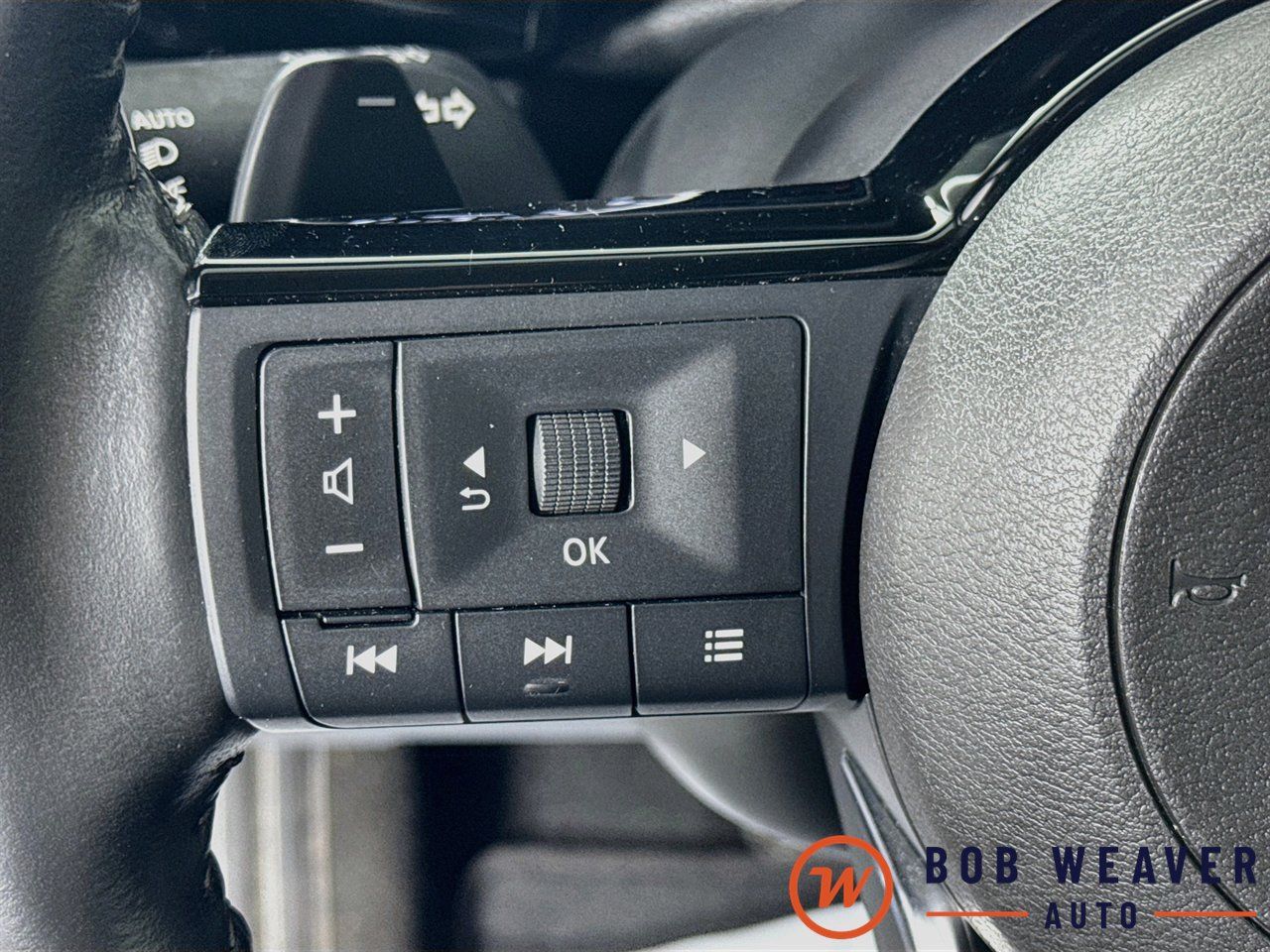 Used 2023 Nissan Pathfinder SV AWD/4WD image 12