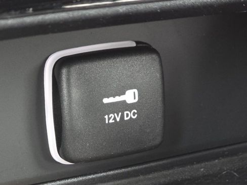 Used 2025 Jeep Grand Cherokee Limited w/ Luxury Tech Group II AWD/4WD image 15