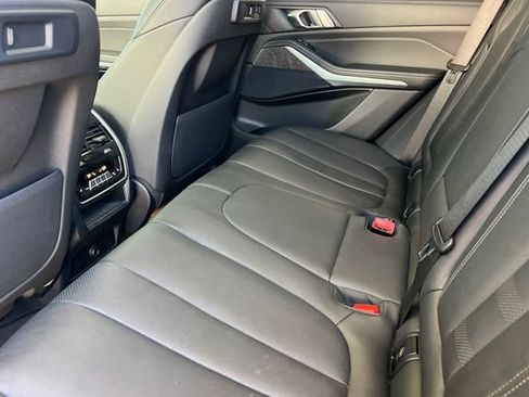 Used 2022 BMW X5 xDrive40i w/ M Sport Package AWD/4WD image 14