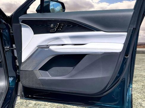 Certified 2025 Cadillac Lyriq Luxury image 28