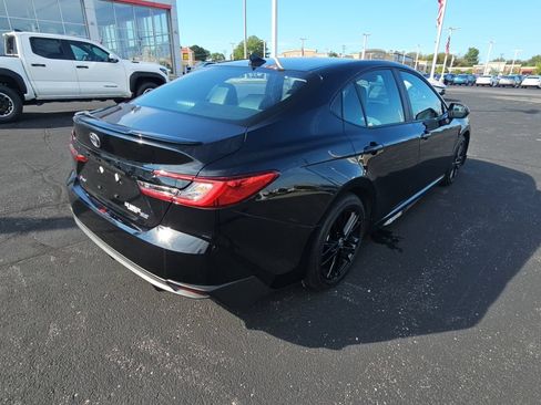 Used 2026 Toyota Camry SE FWD image 3