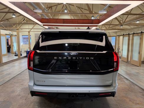 Used 2025 Ford Expedition Max Active image 5
