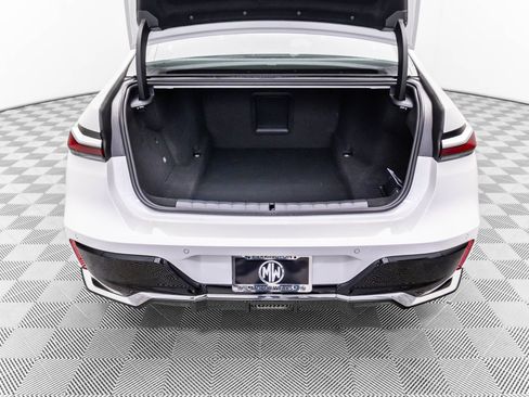 New 2025 BMW 750e xDrive AWD/4WD image 32