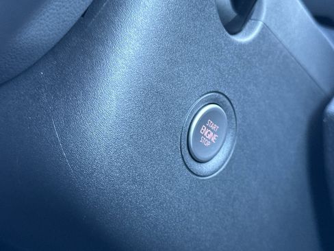 Used 2024 Volkswagen ID.4 Standard image 25