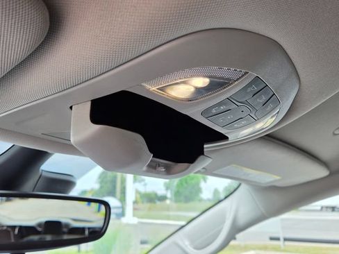 Used 2024 Chrysler Pacifica Touring-L FWD image 23