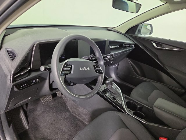 Certified 2025 Kia Niro LX FWD image 13