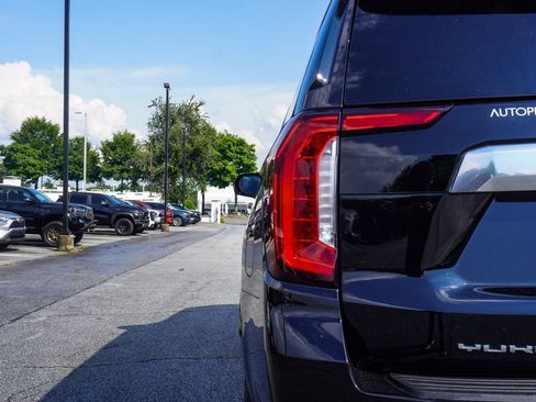 Used 2024 GMC Yukon XL Denali RWD image 32