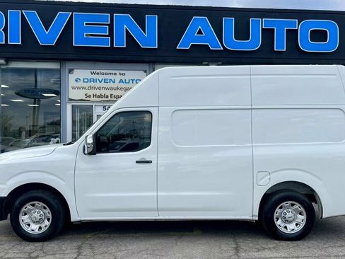 Used 2019 Nissan NV 2500 SV RWD image 2
