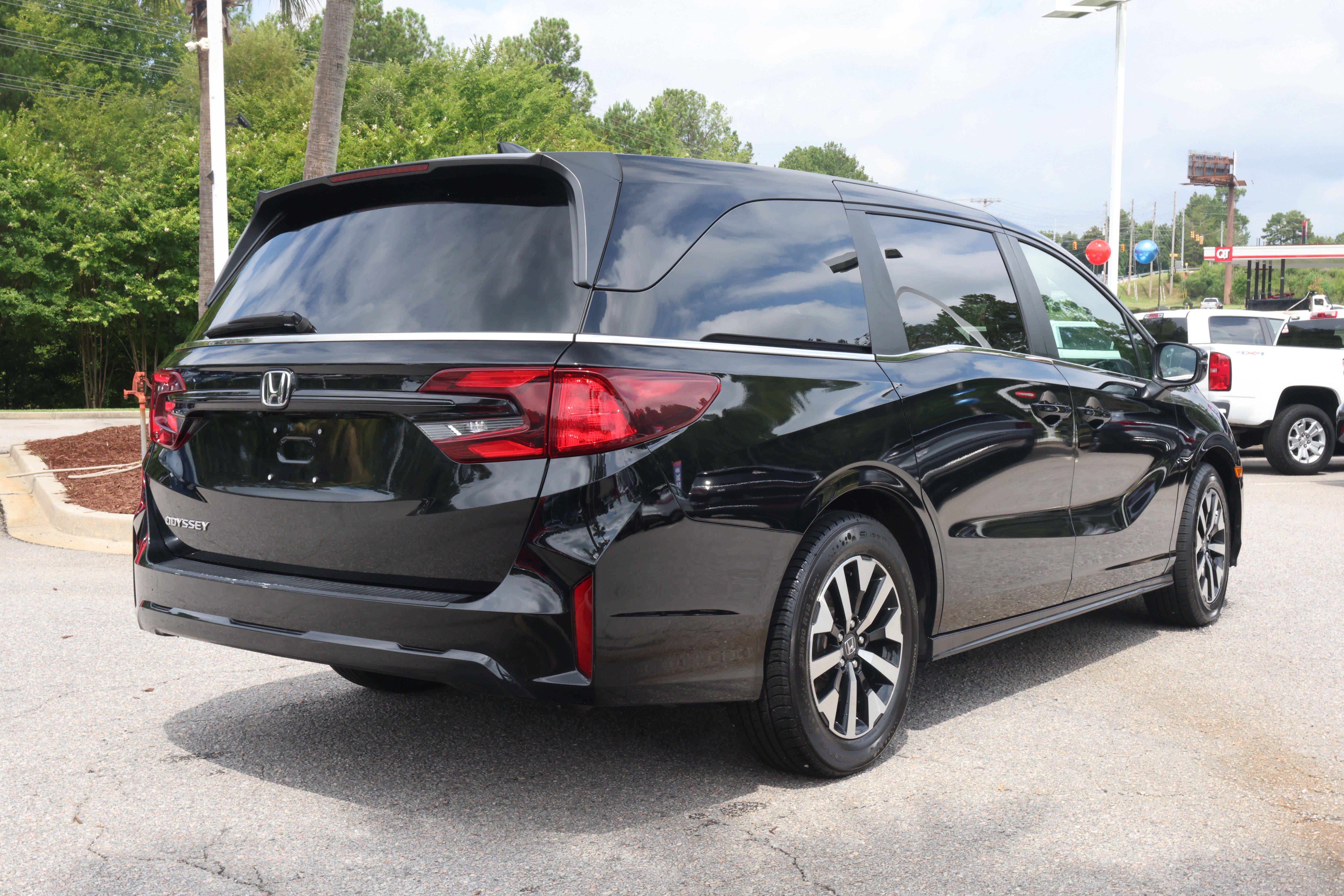 Used 2025 Honda Odyssey EX-L image 5