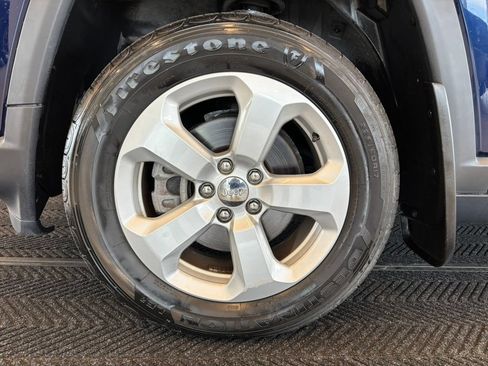 Used 2018 Jeep Compass Latitude w/ Popular Equipment Group AWD/4WD image 12