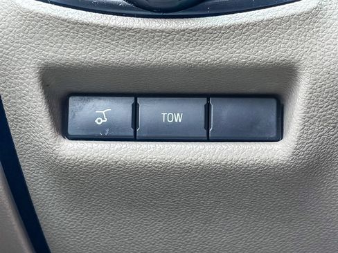 Used 2015 Ford Explorer XLT w/ Equipment Group 202A AWD/4WD image 47
