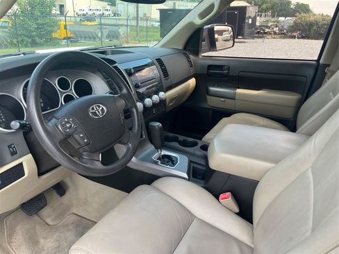 Used 2011 Toyota Tundra 2WD Double Cab w/ SR5 Pkg image 9