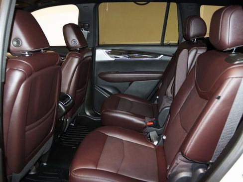 Used 2022 Cadillac XT6 Premium Luxury w/ Technology Package image 50