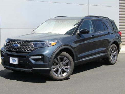 Used 2024 Ford Explorer XLT w/ Equipment Group 202A AWD/4WD image 30