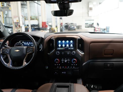 Used 2022 Chevrolet Silverado 2500 High Country w/ Z71 Off-Road Package image 14