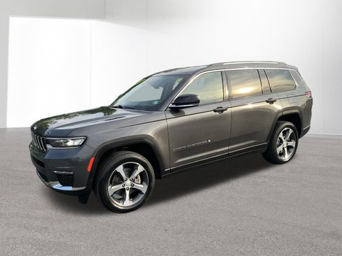 Used 2023 Jeep Grand Cherokee L Limited AWD/4WD image 7