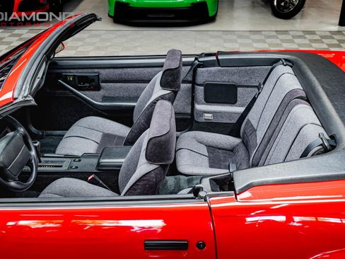 Used 1992 Chevrolet Camaro RS RWD image 38