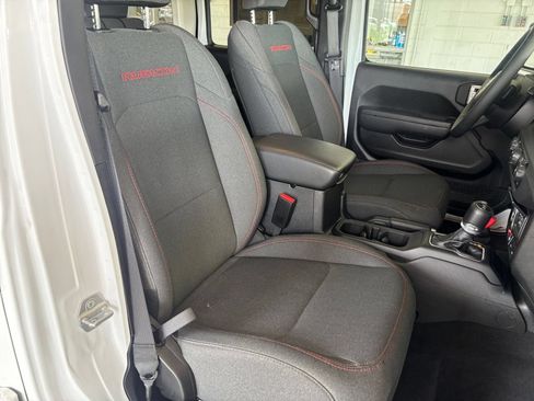 Used 2025 Jeep Wrangler Unlimited Rubicon AWD/4WD image 35