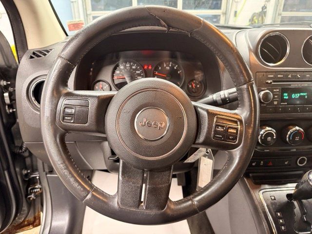Used 2013 Jeep Compass Latitude AWD/4WD image 10